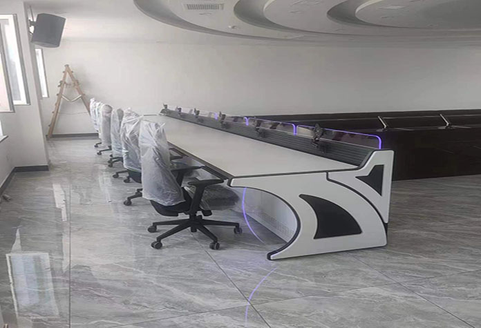 多工位操作臺(tái)